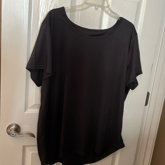 Reebok Tops - Ladies Reebok Work out top 3x black Like new